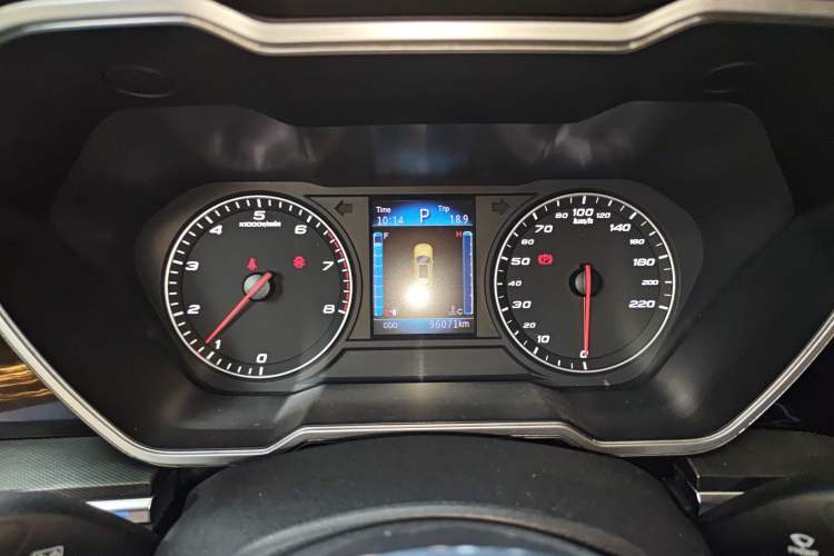 Used Zotye T800 2018 2.0T Automatic Luxury Connected 7-Seater Instrument Cluster