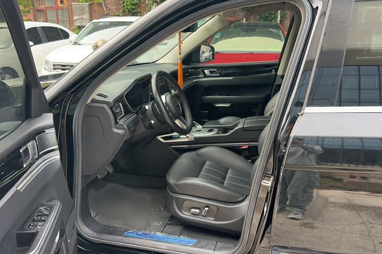 Used Zotye T800 2018 2.0T Automatic Prestige Smart Connectivity 7-Seater Interior 1