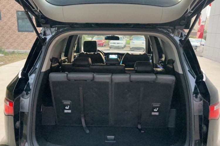 Used Zotye T800 2018 2.0T Automatic Luxury Connected 7-Seater Interior 10