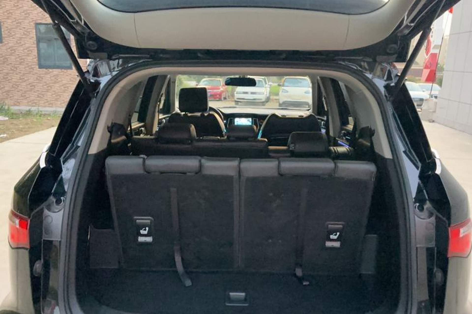 Used Zotye T800 2018 2.0T Automatic Luxury Connected 7-Seater Interior 10