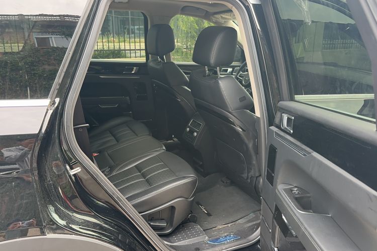 Used Zotye T800 2018 2.0T Automatic Prestige Smart Connectivity 7-Seater Interior 5