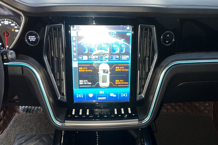 Used Zotye T800 2018 2.0T Automatic Luxury Connected 7-Seater Interior 5