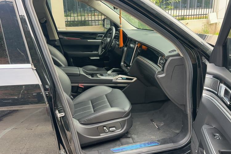 Used Zotye T800 2018 2.0T Automatic Prestige Smart Connectivity 7-Seater Interior 6