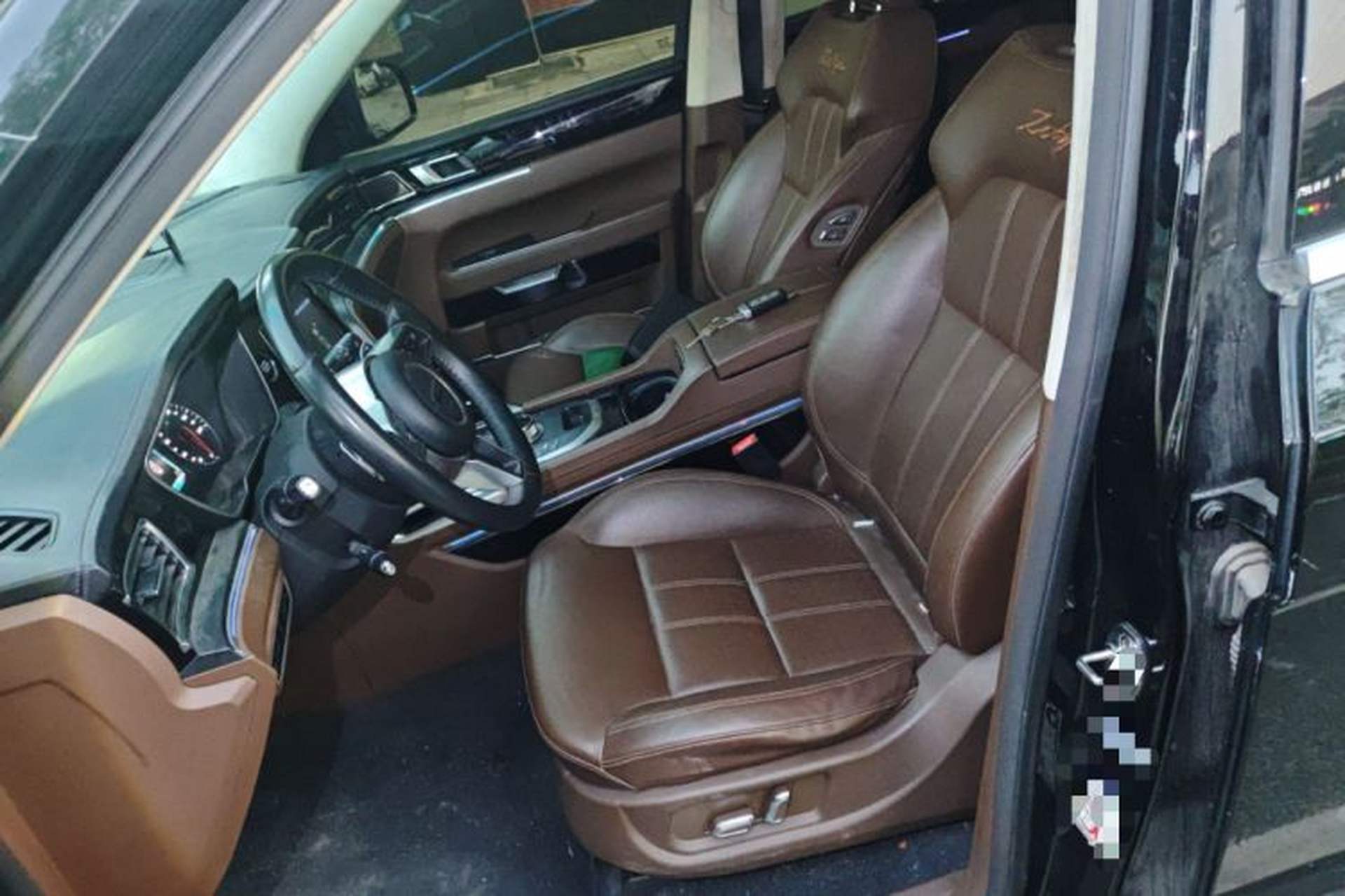 Used Zotye T800 2018 2.0T Automatic Luxury Connected 7-Seater Left Front Seat