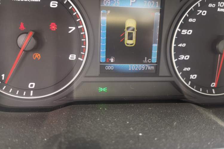 Used Zotye T800 2018 2.0T Automatic Luxury Connected 7-Seater Odometer Close Up