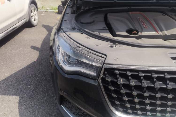Used Zotye T800 2018 2.0T Automatic Luxury Connected 7-Seater Right Front Headlight