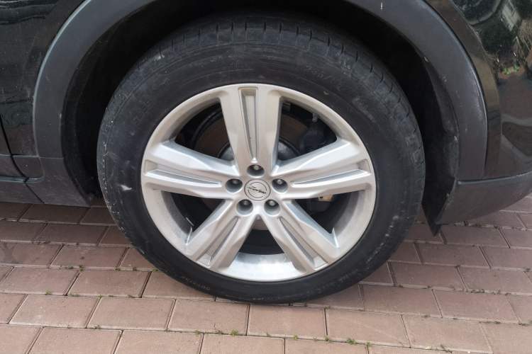 Used Zotye T800 2018 2.0T Automatic Luxury Connected 7-Seater Right Front Wheel Hub