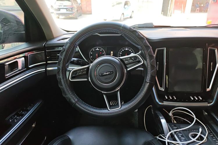 Used Zotye T800 2018 2.0T Automatic Luxury Connected 7-Seater Steering Wheel