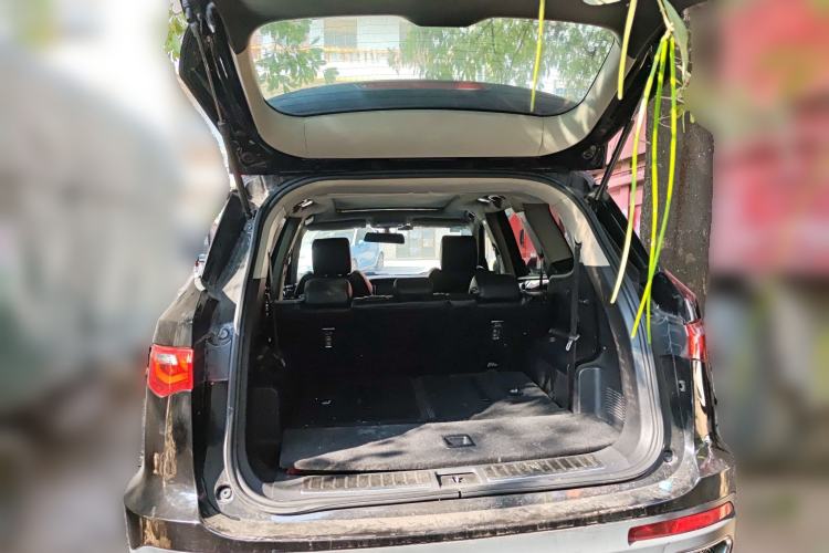Used Zotye T800 2018 2.0T Automatic Luxury Connected 7-Seater Trunk