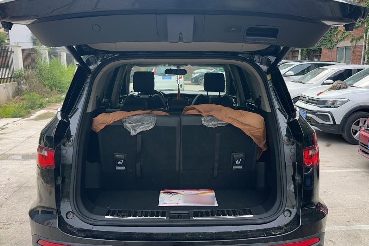 Used Zotye T800 2018 2.0T Automatic Prestige Smart Connectivity 7-Seater Trunk