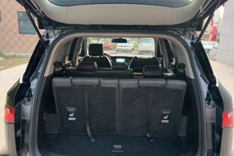 Used Zotye T800 2018 2.0T Automatic Luxury Connected 7-Seater Trunk