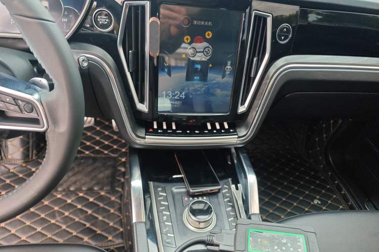 Used Zotye T800 2018 2.0T Automatic Prestige Smart Connectivity 7-Seater Audio And AC Panel