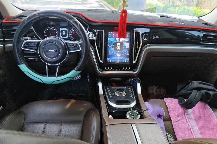 Used Zotye T800 2018 2.0T Automatic Luxury Connected 7-Seater Center Console