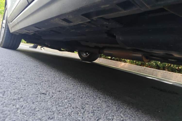 Used Zotye T800 2018 2.0T Automatic Luxury Connected 7-Seater Chassis Rear Left