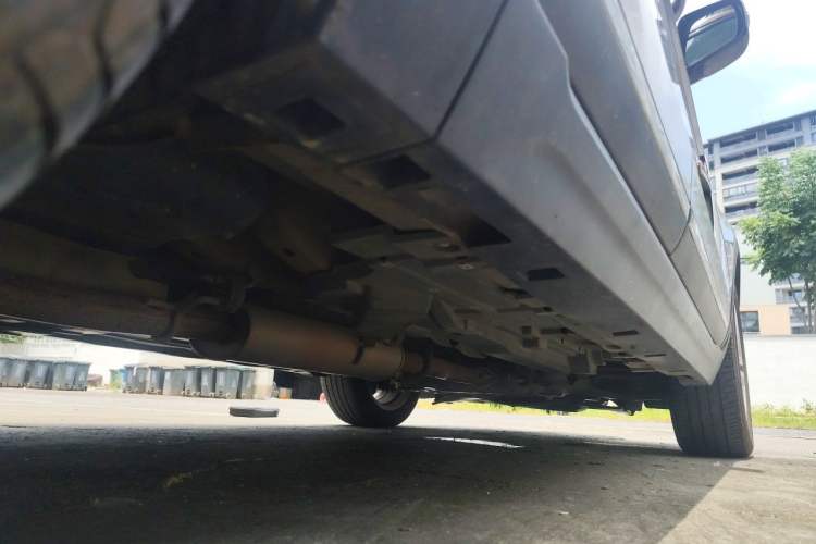 Used Zotye T800 2018 2.0T Automatic Luxury Connected 7-Seater Chassis Rear Right