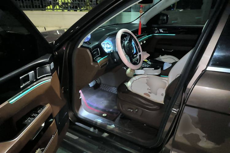 Used Zotye T800 2018 2.0T Automatic Prestige Smart Connectivity 7-Seater Driver Seat