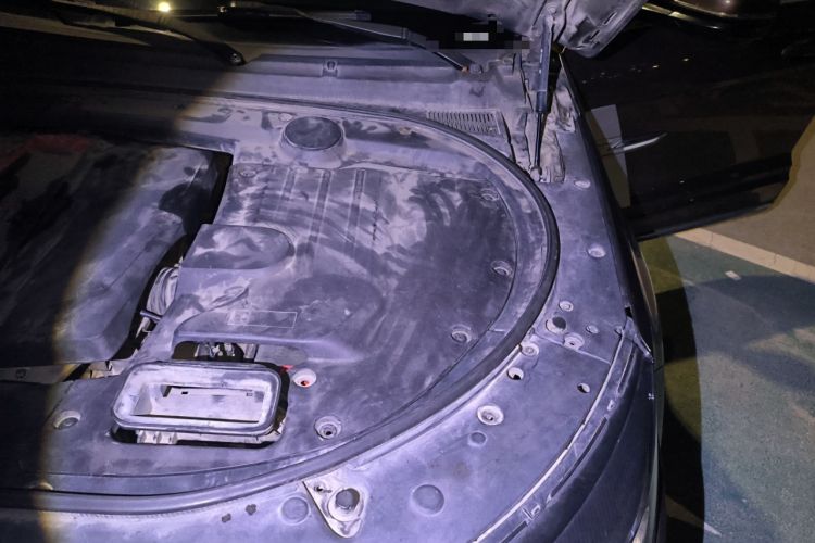 Used Zotye T800 2018 2.0T Automatic Prestige Smart Connectivity 7-Seater Engine Bay Left