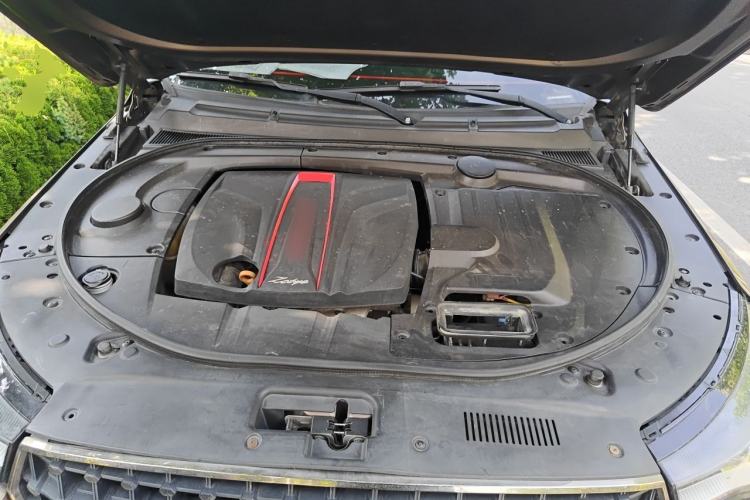 Used Zotye T800 2018 2.0T Automatic Luxury Connected 7-Seater Engine Bay