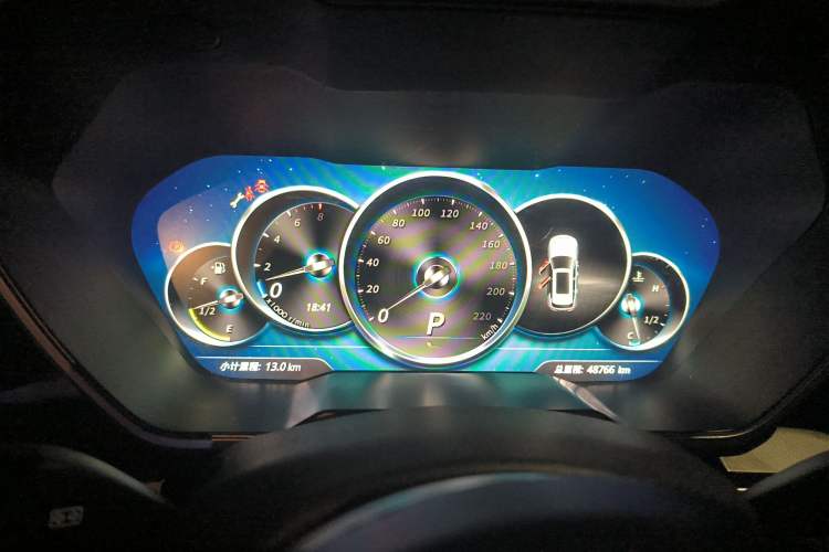 Used Zotye T800 2018 2.0T Automatic Prestige Smart Connectivity 7-Seater Instrument Cluster