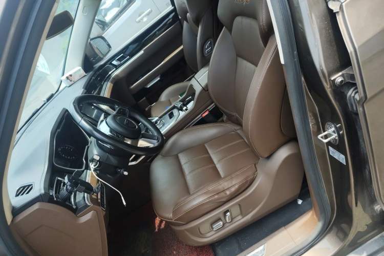 Used Zotye T800 2018 2.0T Automatic Luxury Connected 7-Seater Left Front Seat