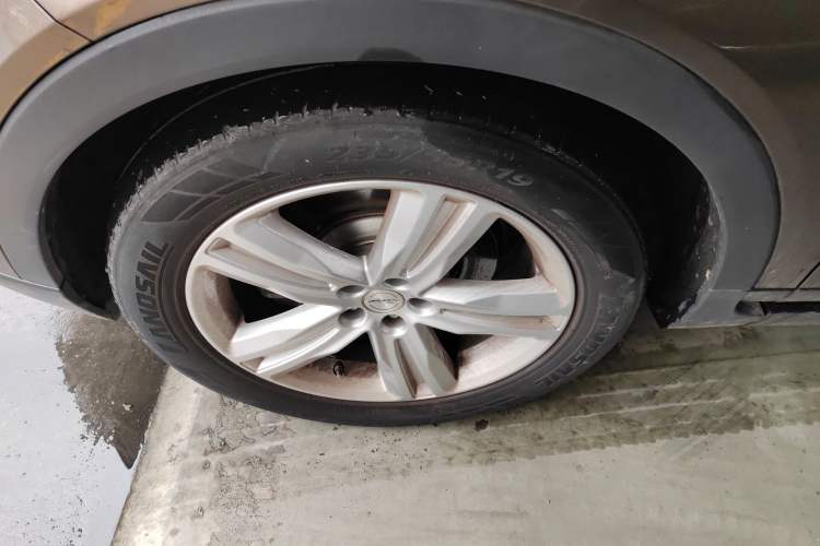 Used Zotye T800 2018 2.0T Automatic Prestige Smart Connectivity 7-Seater Left Front Wheel Hub