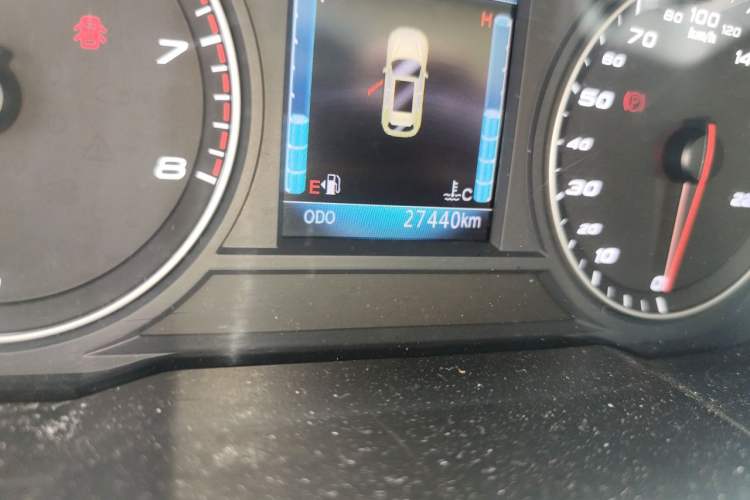 Used Zotye T800 2018 2.0T Automatic Luxury Connected 7-Seater Odometer Close Up