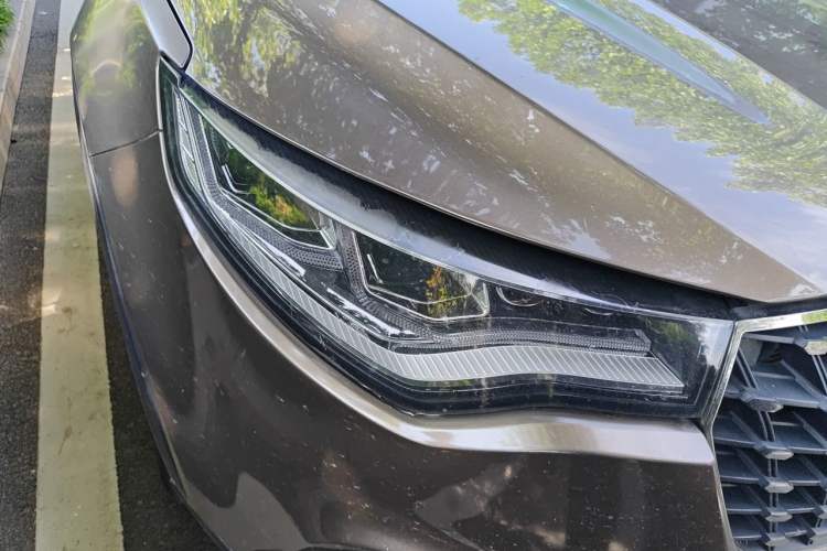 Used Zotye T800 2018 2.0T Automatic Luxury Connected 7-Seater Right Front Headlight