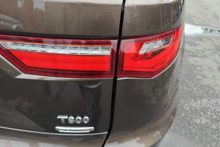 Used Zotye T800 2018 2.0T Automatic Prestige Smart Connectivity 7-Seater Right Rear Taillight
