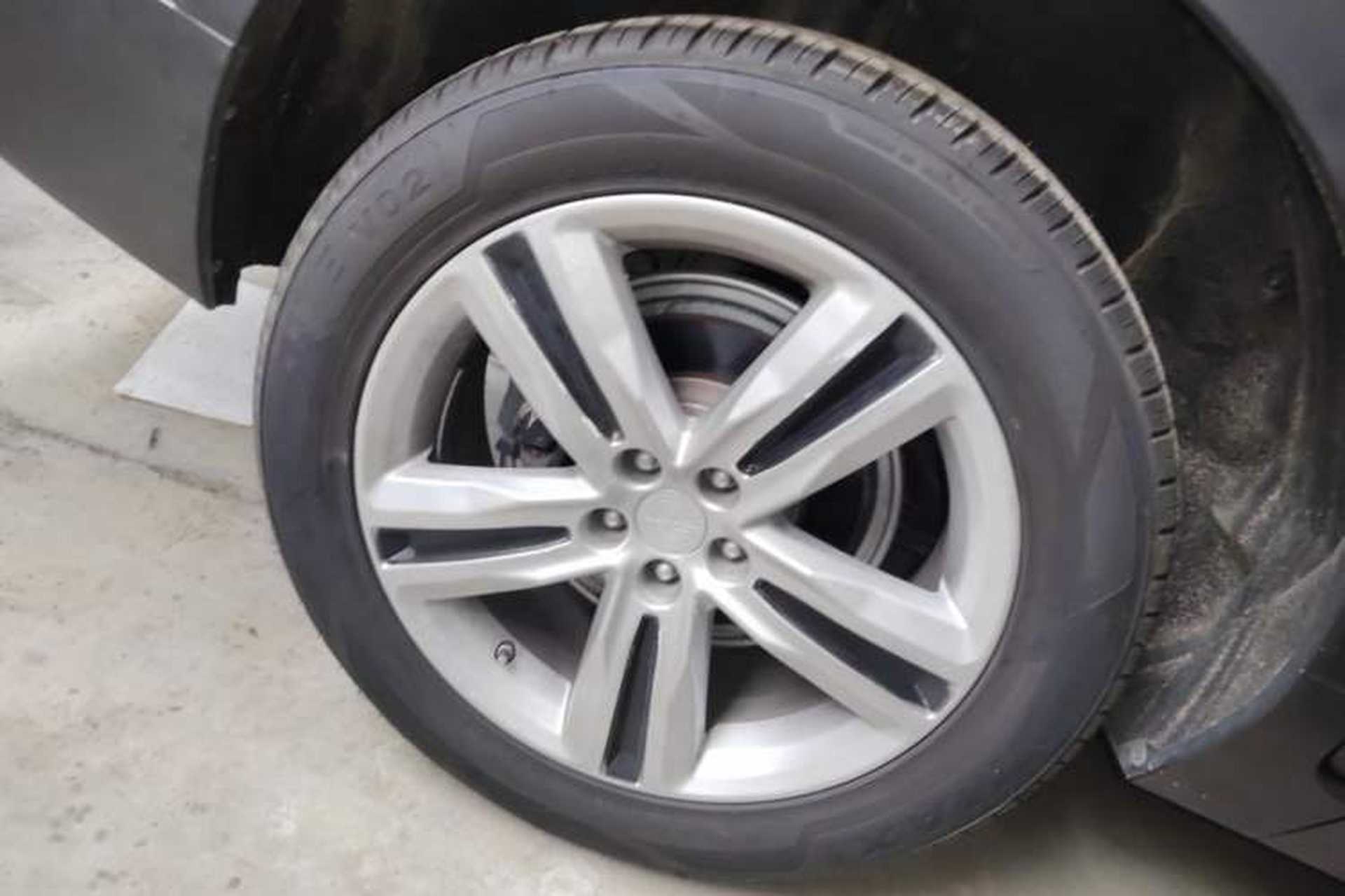 Used Zotye T800 2018 2.0T Automatic Luxury Connected 7-Seater Right Rear Wheel Hub