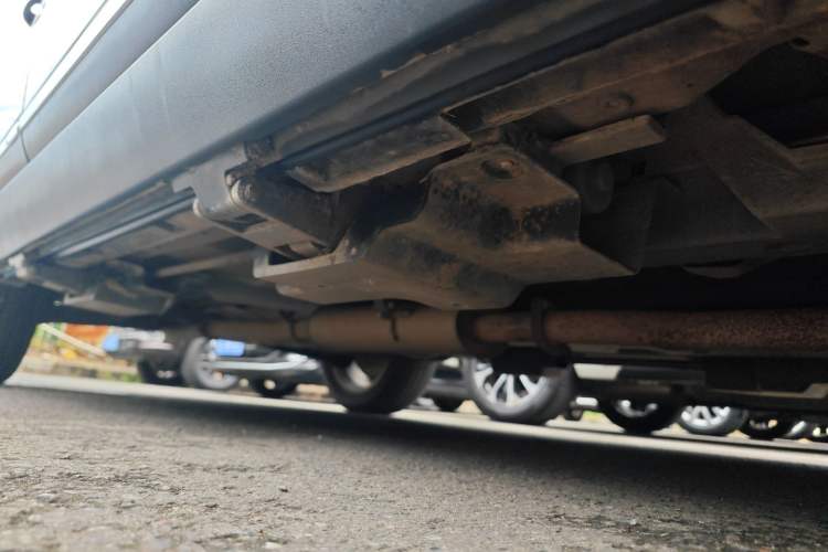 Used Zotye T800 2018 2.0T Automatic Prestige Smart Connectivity 7-Seater Right Side Sill