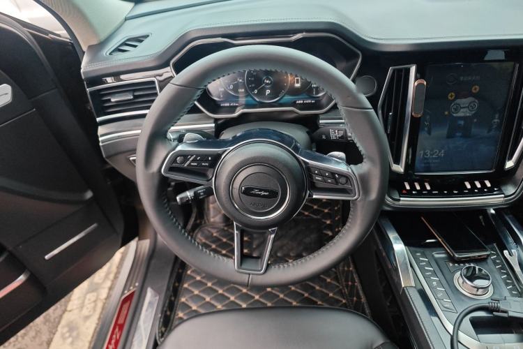 Used Zotye T800 2018 2.0T Automatic Prestige Smart Connectivity 7-Seater Steering Wheel
