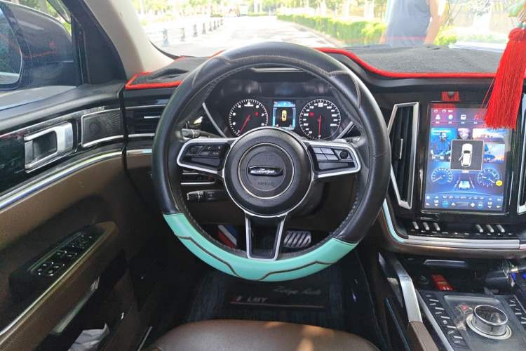 Used Zotye T800 2018 2.0T Automatic Luxury Connected 7-Seater Steering Wheel