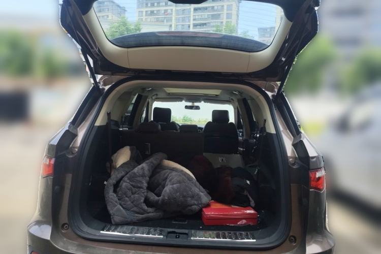 Used Zotye T800 2018 2.0T Automatic Luxury Connected 7-Seater Trunk