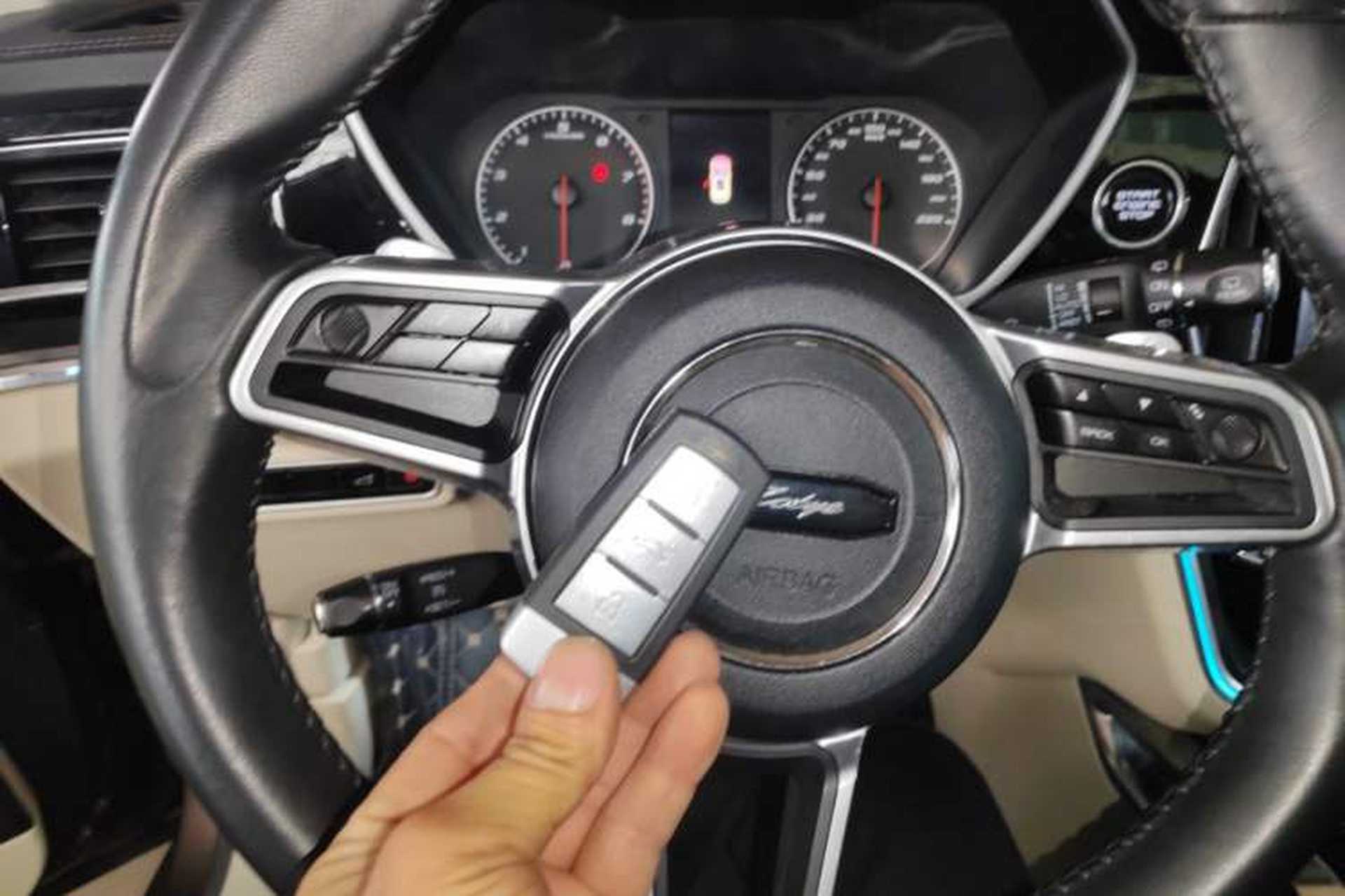 Used Zotye T800 2018 2.0T Automatic Luxury Connected 7-Seater Vehicle Key