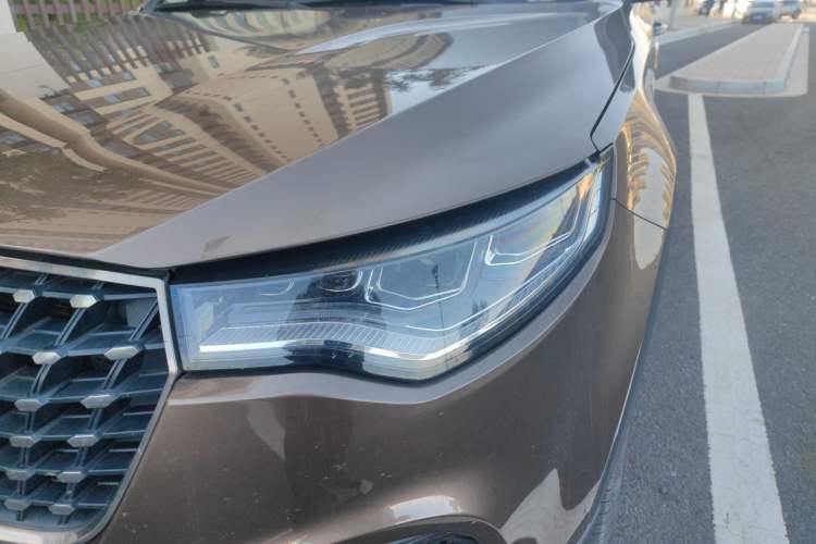 Used Zotye T800 2018 2.0T Automatic Prestige Smart Connectivity 7-Seater Left Front Headlight