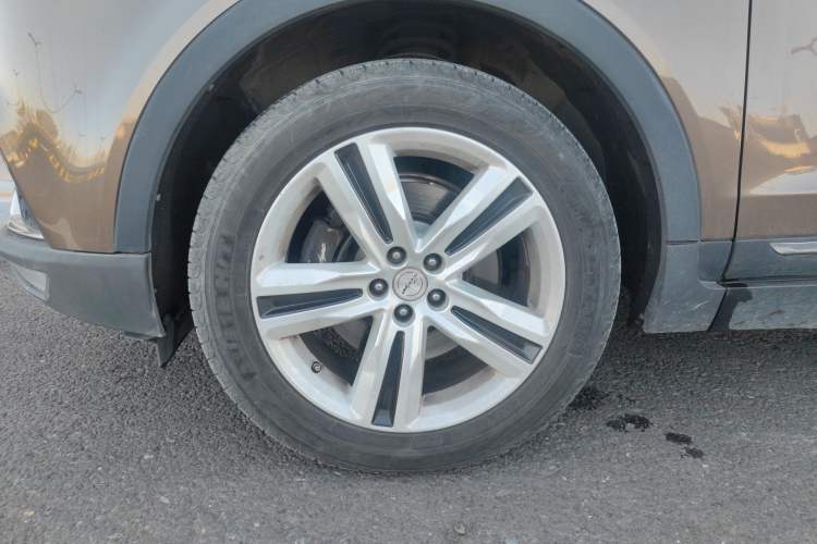 Used Zotye T800 2018 2.0T Automatic Prestige Smart Connectivity 7-Seater Left Front Wheel Hub