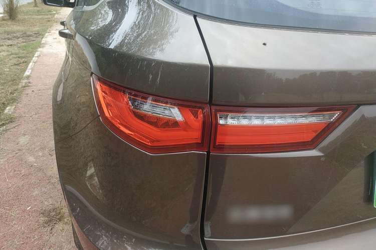 Used Zotye T800 2018 2.0T Automatic Prestige Smart Connectivity 7-Seater Left Rear Taillight