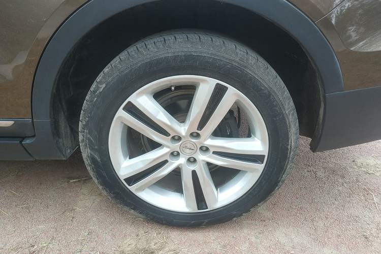 Used Zotye T800 2018 2.0T Automatic Prestige Smart Connectivity 7-Seater Left Rear Wheel Hub