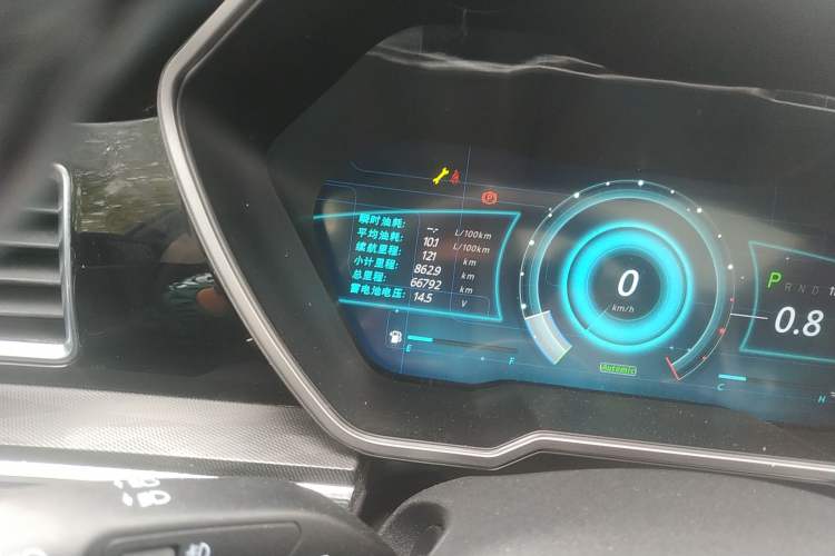 Used Zotye T800 2018 2.0T Automatic Prestige Smart Connectivity 7-Seater Odometer Close Up