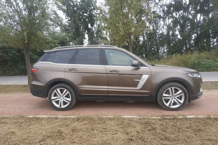 Used Zotye T800 2018 2.0T Automatic Prestige Smart Connectivity 7-Seater Right Side
