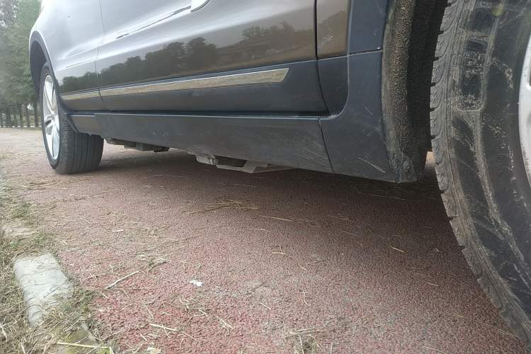Used Zotye T800 2018 2.0T Automatic Prestige Smart Connectivity 7-Seater Right Side Sill
