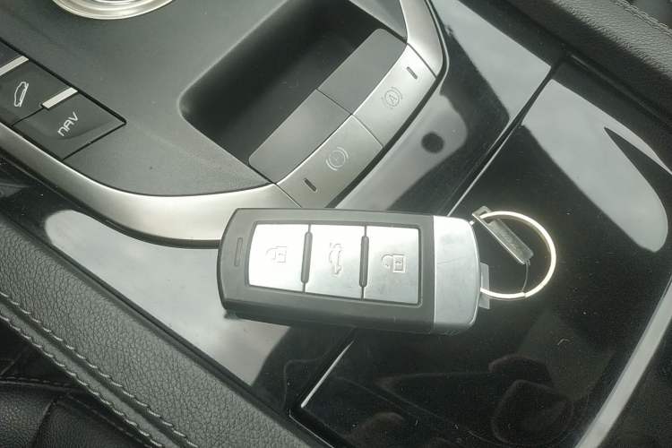 Used Zotye T800 2018 2.0T Automatic Prestige Smart Connectivity 7-Seater Vehicle Key