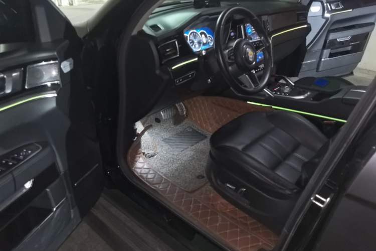 Used Zotye T800 2018 2.0T Automatic Prestige Smart Connectivity 7-Seater Driver Seat