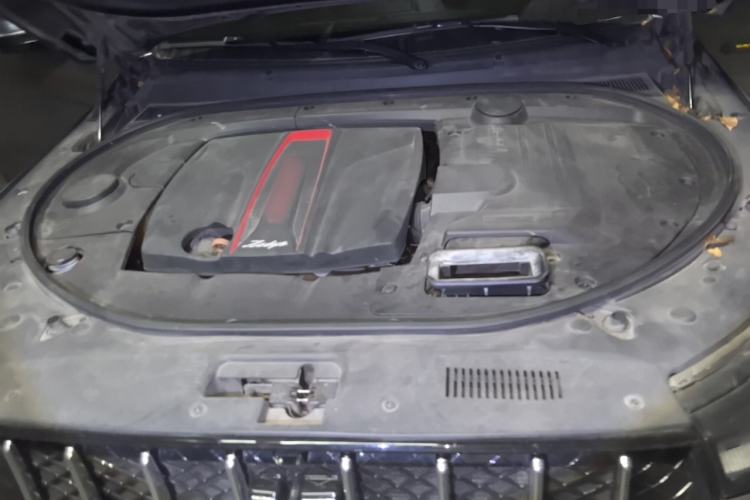 Used Zotye T800 2018 2.0T Automatic Prestige Smart Connectivity 7-Seater Engine Bay