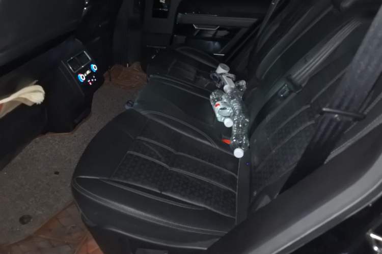 Used Zotye T800 2018 2.0T Automatic Prestige Smart Connectivity 7-Seater Left Rear Seat