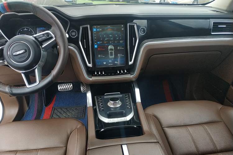 Used Zotye T800 2018 2.0T Automatic Luxury Connected 7-Seater Audio And AC Panel