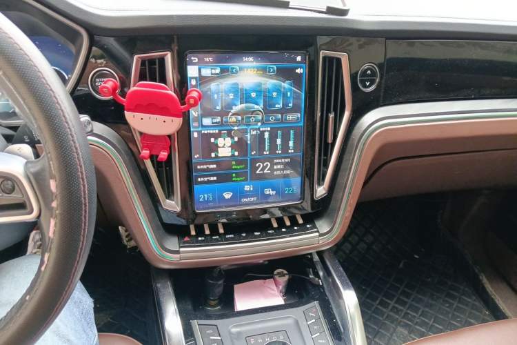 Used Zotye T800 2018 2.0T Automatic Prestige Smart Connectivity 7-Seater Audio And AC Panel