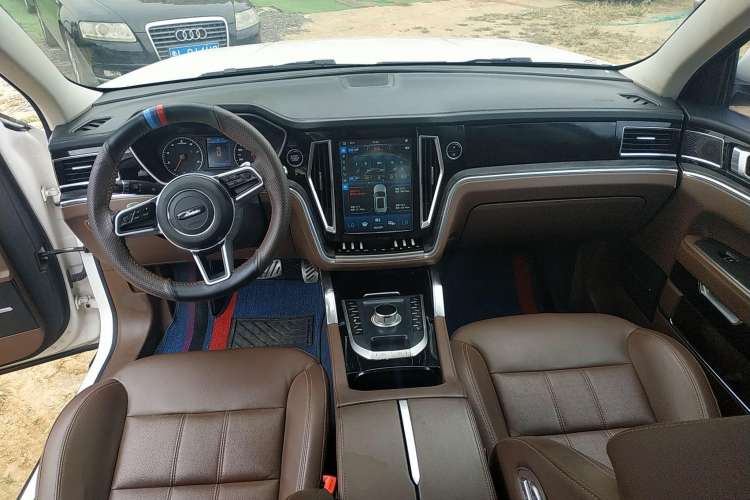 Used Zotye T800 2018 2.0T Automatic Luxury Connected 7-Seater Center Console