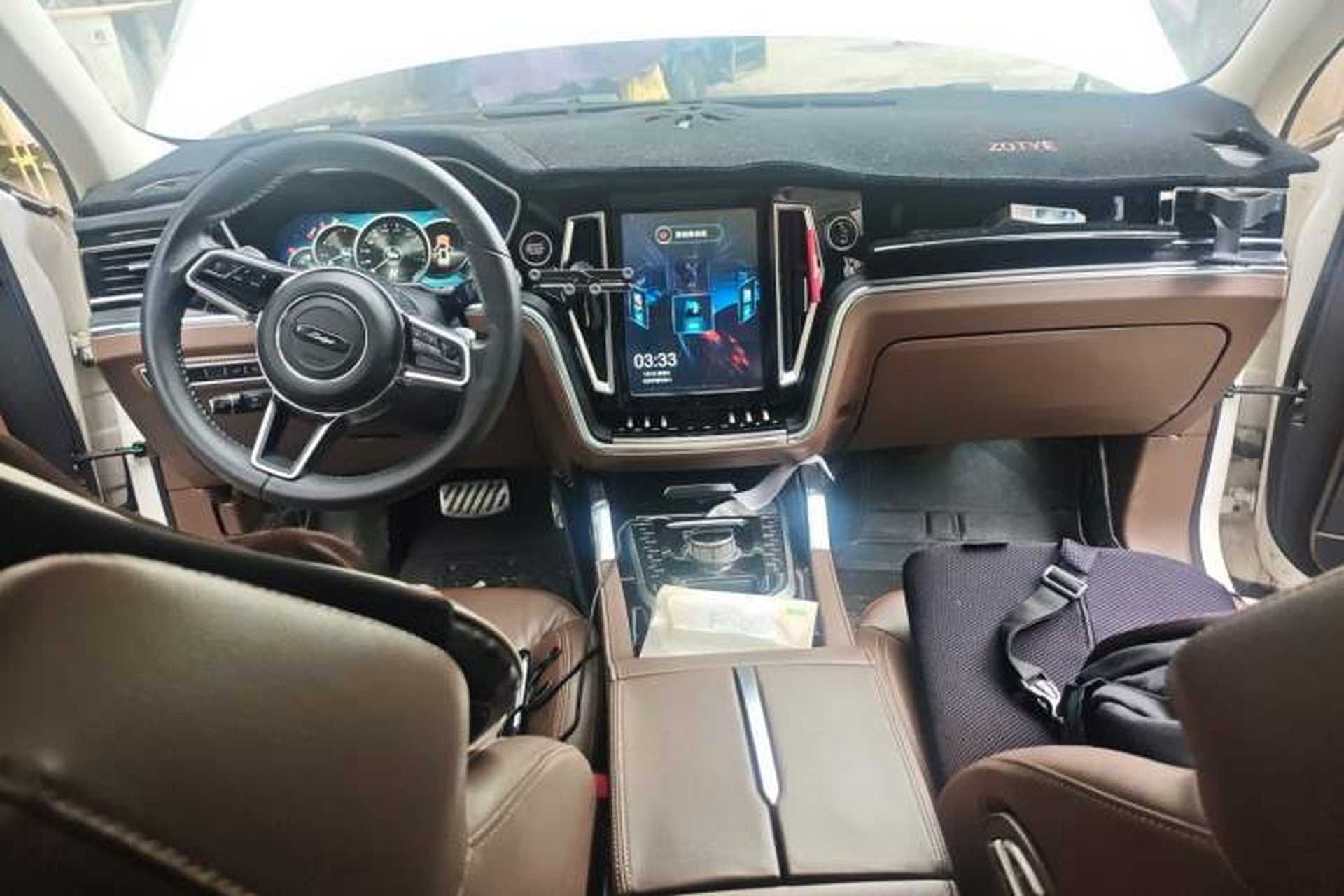 Used Zotye T800 2018 2.0T Automatic Prestige Smart Connectivity 7-Seater Center Console