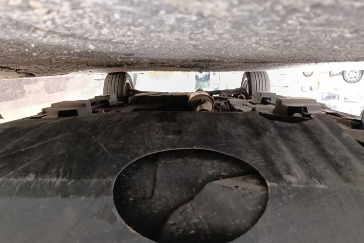 Used Zotye T800 2018 2.0T Automatic Prestige Smart Connectivity 7-Seater Chassis Front